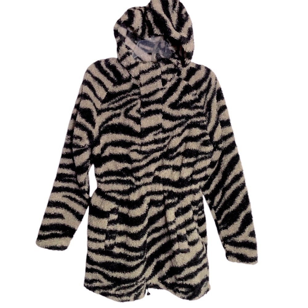 Varley by Anthropologie Whitfield Sherpa Oversized Zebra Pullover XS-M fit - Picture 4 of 10